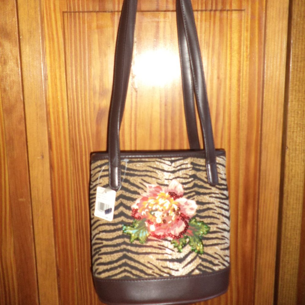 LIZ CLAIBOURNE cute handbag